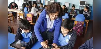 Docentes de Lima se integrarán al programa piloto de inteligencia artificial del DRELM y el Banco Mundial en 2025