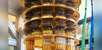 China desafía a EE. UU. con un ordenador cuántico mucho más rápido que el de Google e IBM: supera los 500 cúbits China desafía a EE. UU. con un ordenador cuántico mucho más rápido que el de Google e IBM: supera los 500 cúbits