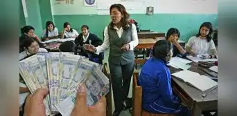 Este es el ÚNICO requisito que deberán cumplir los docentes del Perú para recibir el aguinaldo de S/300 por Navidad