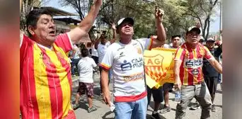 Hinchas de Atlético Grau se movilizan para exigir celeridad en la reconstrucción de único estadio de Piura Hinchas de Atlético Grau se movilizan para exigir celeridad en la reconstrucción de único estadio de Piura