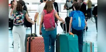 Congreso aprueba que menores de edad viajen al extranjero con autorización de solo uno de los padres