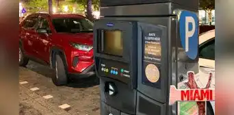 ¡Miami en alerta! Nueva estafa en parquímetros pone en riesgo datos bancarios de miles de conductores ¡Miami en alerta! Nueva estafa en parquímetros pone en riesgo datos bancarios de miles de conductores