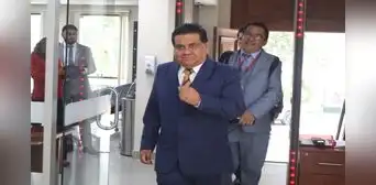 Juan Burgos: Se habría intercambiado favores sexuales por votos en el Congreso