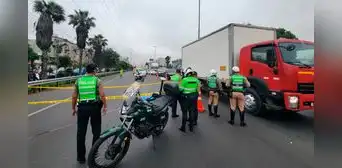 Surco: motociclista muere tras fatal accidente en la Panamericana Sur Surco: motociclista muere tras fatal accidente en la Panamericana Sur