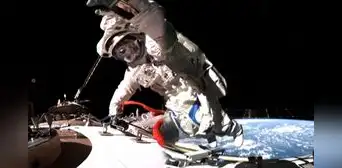 Astronautas de China rompen el récord de la caminata espacial más larga: misión superó a la de Estados Unidos Astronautas de China rompen el récord de la caminata espacial más larga: misión superó a la de Estados Unidos