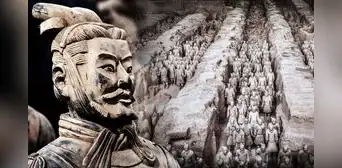 Arqueólogos descubren en China una rara estatua de 2.200 años de antigüedad en el Ejército de Terracota Arqueólogos descubren en China una rara estatua de 2.200 años de antigüedad en el Ejército de Terracota