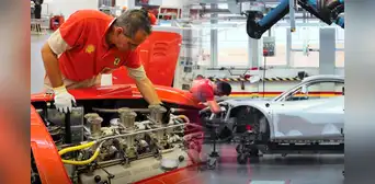 Empresa de autos en Miami ofrece empleos con salario de hasta US$100 la hora para quienes hablen español