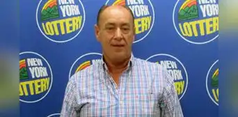 Jugador de lotería de Nueva York gana US$1.000 al día de por vida y elige recibirlo en un pago único Jugador de lotería de Nueva York gana US$1.000 al día de por vida y elige recibirlo en un pago único