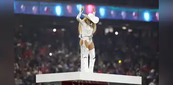 Beyoncé y su hija Blue Ivy deslumbran en el debut de la NFL en Netflix con un espectáculo épico en EE. UU.