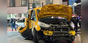 Accidente en Herald Square: taxista atropella a 5 mujeres y un niño, cerca del centro comercial Macy's Accidente en Herald Square: taxista atropella a 5 mujeres y un niño, cerca del centro comercial Macy's