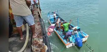 Pescadores regresan con sus familias tras estar varados 3 días en el mar por oleajes anómalos: "Lloré y le pedí a Dios"