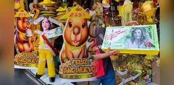 Piñatas de Dina Boluarte arrasan en Arequipa para Año Nuevo: el reflejo del rechazo ciudadano hacia 2025 Piñatas de Dina Boluarte arrasan en Arequipa para Año Nuevo: el reflejo del rechazo ciudadano hacia 2025