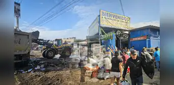 Desalojo en mercado de SJM para Vía Expresa Sur: 300 comerciantes sin trabajo y puestos destruidos tras 37 años Desalojo en mercado de SJM para Vía Expresa Sur: 300 comerciantes sin trabajo y puestos destruidos tras 37 años