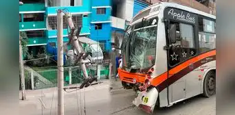 Bus de transporte público Nueva América choca contra postes en av. San Juan en SJM: accidente dejó un herido Bus de transporte público Nueva América choca contra postes en av. San Juan en SJM: accidente dejó un herido