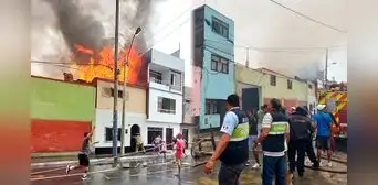 Incendio de grandes proporciones afecta a 5 familias en el Callao: pirotécnico habría ocasionado el siniestro