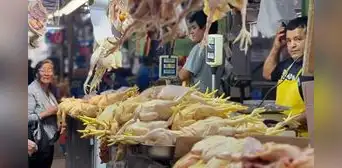 Baja precio del pollo en el Perú: ¿cuánto cuesta el kilo en mercados y mayoristas en Lima Metropolitana? Baja precio del pollo en el Perú: ¿cuánto cuesta el kilo en mercados y mayoristas en Lima Metropolitana?