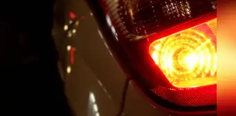 Illinois implementa multas de hasta 10 mil dólares por incumplimiento de normas sobre luces de emergencia Illinois implementa multas de hasta 10 mil dólares por incumplimiento de normas sobre luces de emergencia