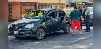Fuga de gas provoca explosión en auto que transitaba en Jesús María y menor termina herido
