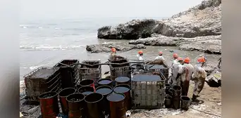 Denuncian que a 3 años del derrame de Repsol, mar sigue contaminado Denuncian que a 3 años del derrame de Repsol, mar sigue contaminado