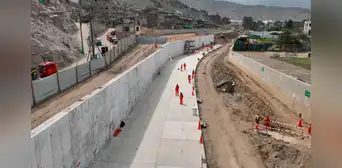 Contraloría alerta la no culminación de obra para evitar inundaciones en quebrada Huaycoloro Contraloría alerta la no culminación de obra para evitar inundaciones en quebrada Huaycoloro