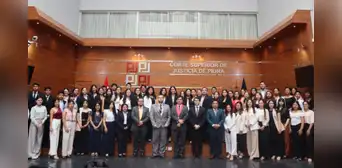 Estudiantes de Derecho se incorporan a la Corte Superior de Justicia de Piura Estudiantes de Derecho se incorporan a la Corte Superior de Justicia de Piura