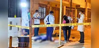Sicarios asesinan a hombre y dejan herido a su acompañante en Puente Piedra: vecinos denuncian estar "cansados de vivir con miedo" Sicarios asesinan a hombre y dejan herido a su acompañante en Puente Piedra: vecinos denuncian estar "cansados de vivir con miedo"