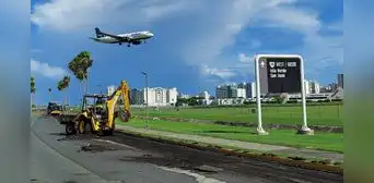 Buenas noticias para los viajeros en Puerto Rico: reabren pista del aeropuerto Luis Muñoz Marín tras hallazgo de rupturas Buenas noticias para los viajeros en Puerto Rico: reabren pista del aeropuerto Luis Muñoz Marín tras hallazgo de rupturas