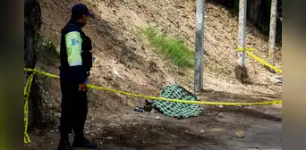 Hallan cuerpo de hombre sin vida al pie de acantilado de la Costa Verde en Chorrillos Hallan cuerpo de hombre sin vida al pie de acantilado de la Costa Verde en Chorrillos