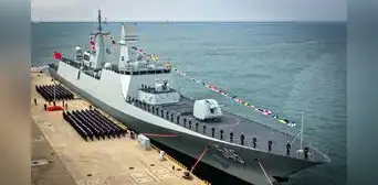 China pone en servicio una fragata de última generación mientras la competencia naval con Estados Unidos se intensifica China pone en servicio una fragata de última generación mientras la competencia naval con Estados Unidos se intensifica