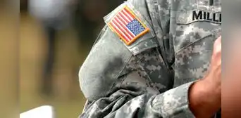 Uniformes militares de EE.UU. muestran la bandera al revés: por qué los soldados llevan este símbolo de esta forma