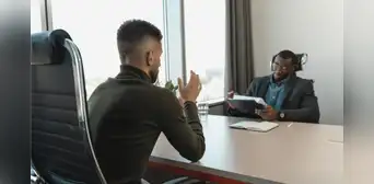 ¿Tu silla cojeaba en la entrevista? Descubre qué más evalúan las empresas además de tu currículum ¿Tu silla cojeaba en la entrevista? Descubre qué más evalúan las empresas además de tu currículum