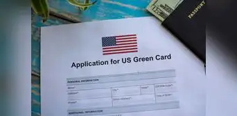 ¡Presta atención, inmigrante en Estados Unidos! Por estas 5 razones pueden negarte la Green Card, según USCIS ¡Presta atención, inmigrante en Estados Unidos! Por estas 5 razones pueden negarte la Green Card, según USCIS