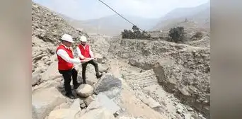 Población vecina a 6 quebradas de Chosica en riesgo ante huaicos por diques en mal estado Población vecina a 6 quebradas de Chosica en riesgo ante huaicos por diques en mal estado
