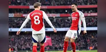 Arsenal se aferra al título de la Premier League y venció 5-1 al Manchester City Arsenal se aferra al título de la Premier League y venció 5-1 al Manchester City