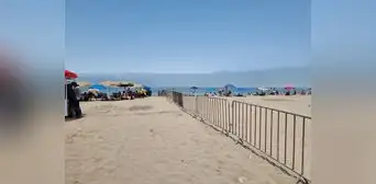 Municipio de Chorrillos pide a Barranco retirar la reja que divide playa Municipio de Chorrillos pide a Barranco retirar la reja que divide playa