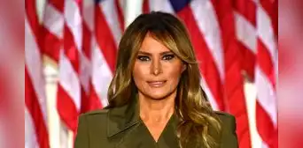Melania Trump responde a entrevistador por insinuar que se casó con el presidente de EE. UU. por su dinero: “No me conocen” Melania Trump responde a entrevistador por insinuar que se casó con el presidente de EE. UU. por su dinero: “No me conocen”