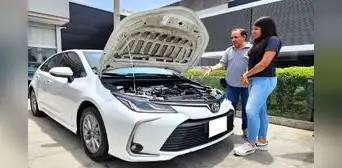 ¿Tu auto se sobrecalienta? Sigue estos pasos clave para enfriarlo y evitar daños costosos en el motor