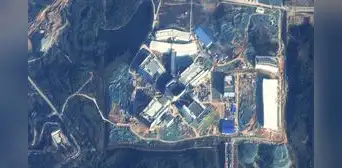 China desafía a Estados Unidos y construye un láser tan grande que se ve desde el espacio: revolucionaría la fusión nuclear