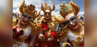 Puno se viste de danzas y colores en la celebración a la Virgen de la Candelaria Puno se viste de danzas y colores en la celebración a la Virgen de la Candelaria