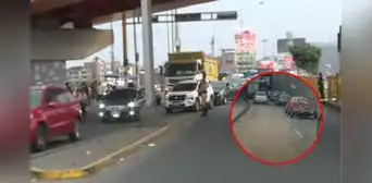 Cierran tramo del puente Caquetá en avenida Alfonso Ugarte por derrame de aceite: registran gran congestión vehicular Cierran tramo del puente Caquetá en avenida Alfonso Ugarte por derrame de aceite: registran gran congestión vehicular