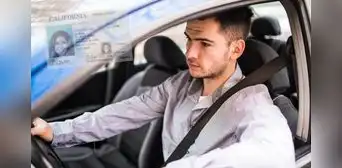Licencia de conducir en California: ¿los conductores tienen una edad límite para manejar, según DMV? Licencia de conducir en California: ¿los conductores tienen una edad límite para manejar, según DMV?