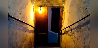 Hombre en China descubre que la antigua dueña de su casa vivía dentro del sótano en secreto: "Solo vendí la casa" Hombre en China descubre que la antigua dueña de su casa vivía dentro del sótano en secreto: "Solo vendí la casa"