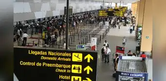 Éxodo de peruanos por inseguridad y falta de empleo: más de 368.000 compatriotas llevarían un año sin retornar Éxodo de peruanos por inseguridad y falta de empleo: más de 368.000 compatriotas llevarían un año sin retornar