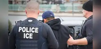 "Conoce tus derechos con ICE": seminario web instruye a los inmigrantes en cómo actuar ante una redada en EE. UU. "Conoce tus derechos con ICE": seminario web instruye a los inmigrantes en cómo actuar ante una redada en EE. UU.