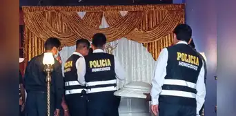 Tacna: policías realizan diligencia y abren ataúd de mujer en pleno velorio frente a familia