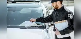 Conductores de California tendrán que pagar una multa de casi US$300 por nueva regla que entrará en vigor el 17 de febrero