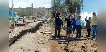 Intensas lluvias y huaicos dejan cientos de hogares inundados en Arequipa: familias piden ayuda tras perderlo todo Intensas lluvias y huaicos dejan cientos de hogares inundados en Arequipa: familias piden ayuda tras perderlo todo