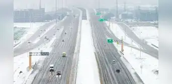 Lluvias torrenciales y tormentas invernales al sur de EE. UU. dejan al menos nueve muertos y miles de evacuados Lluvias torrenciales y tormentas invernales al sur de EE. UU. dejan al menos nueve muertos y miles de evacuados