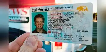 Licencias de conducir para inmigrantes en California bajo amenaza: esto es lo que podría ocurrir Licencias de conducir para inmigrantes en California bajo amenaza: esto es lo que podría ocurrir