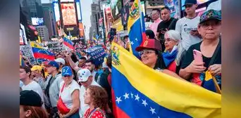 Venezolanos que apoyaron a Trump ahora se arrepienten tras perder el TPS: “Pensé que estaríamos seguros aquí” Venezolanos que apoyaron a Trump ahora se arrepienten tras perder el TPS: “Pensé que estaríamos seguros aquí”